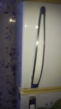 ثلاجه للبيع السعر ٧٠ لاستفسار ٠٧٨١٤٨٢١١٤٣