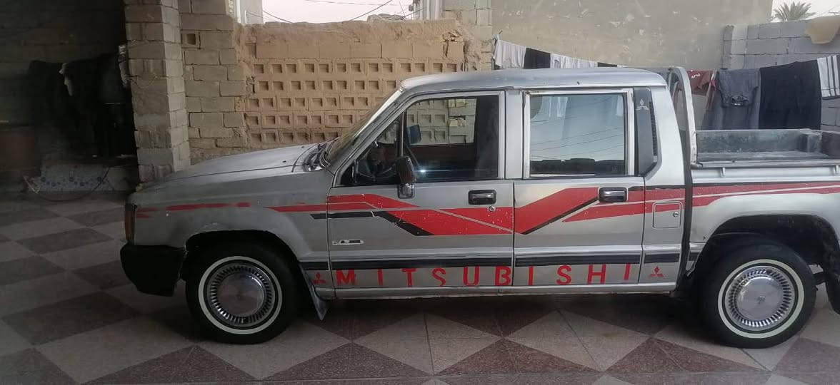 السياره للبيع موديل ٩٤ مكينه ونجي ٤ تنقص كير عادي سعر ٥٥ بيهه مجال قليل رقم صاحبهه مكانه غراف *********** الشطره, ذي قار
