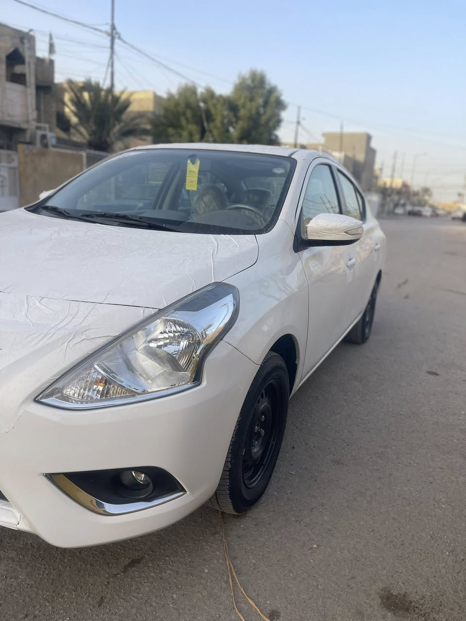 السلام عليكم نيسان سني 2026رقم أربيل ماشيه 3000 بيه صبغ بين الباب والجاملغ جهه السايق وباقي السياره مكفوله كفاله عامه مكينه كير خير من الله السياره بحاله زيرووو مكاني بغداد رقم الهاتف ***********
