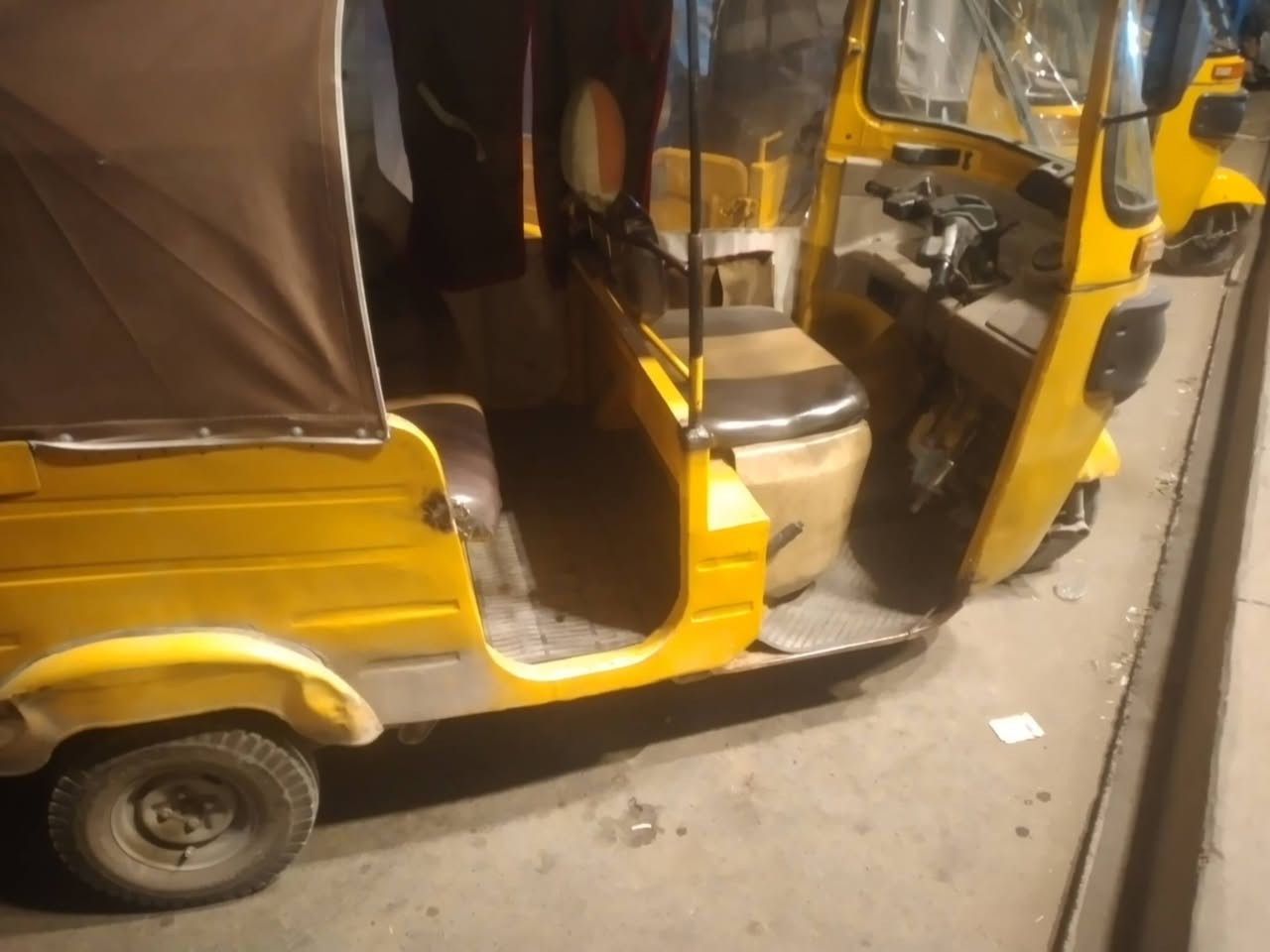 سلام عليكم تكتك موديل 2018 مرقمه رقم وسنويه بسمي تحويل ثاني يوم التكتك بيه بكن ويرادله ترتيبات رايده 4400 وبيه مجال مكاني بغداد مدينه الصدر 
رقم الهاتف ***********
