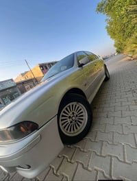 BMW (صقر) 528 دبل فانوس  موديل ٢٠٠١ بدون حادث مصبوغة حزام جمالية فقط  ...
