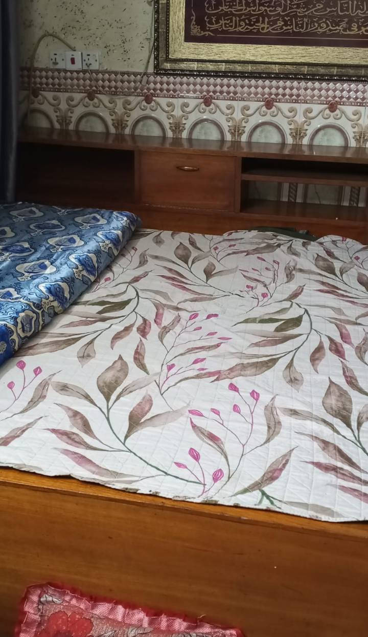 السلام عليكم
طباخ نظيف سعر 75 بي مجال 
ميز تواليت صاج نظيف سعر 75 بي مجال 
دواشك نفرين الاسعار مكتوبه بيهم مجال 
زاويه نظيفه سعر 25
جربايه نفرين صاج نظيفه سعر 125 بيها مجال 
مكان بغداد المشتل ***********
