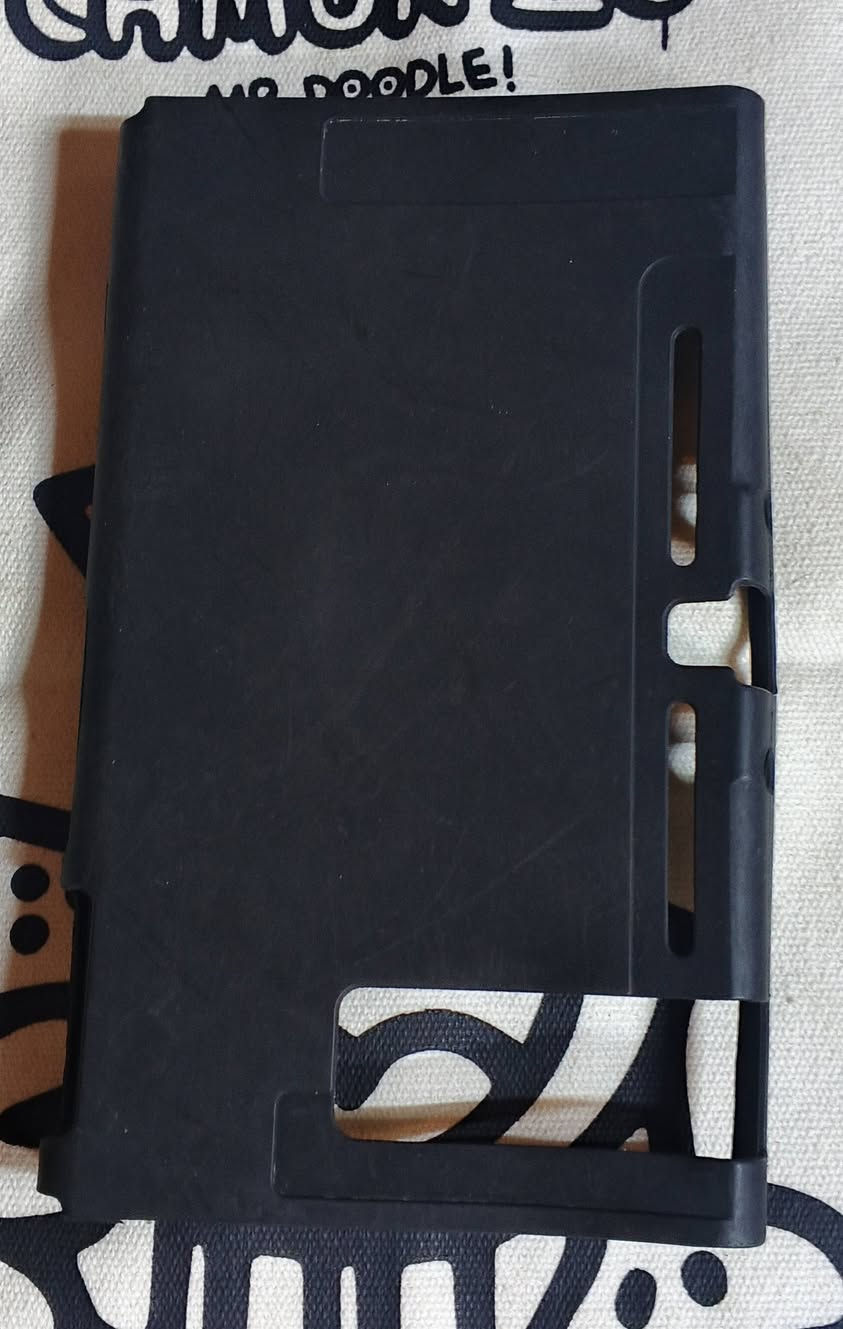 نينتندو سويتش Lcd مهكر قطعة اوفلاين فقط اخر تحديث النسخة المحسنة (بطارية النسخة المحسنة بقوة بطارية الاوليد) مع ذاكرة ٢٥٦ كيكا مليئة بالالعاب مع كافة الملحقات الاصلية للجهاز مع ملحقات اضافية ١. جنطة للجهاز ٢.كفر جلاتيني للظهر ٣. قاعدة شحن ٤. حامل جويكون عدد ٢ لالعاب السيارات او الحركة بشكل افقي 
الجهاز مكفول من كافة المشاكل والاعطال ١٠٠ بالمئة وجميع الملحقات اصلية 
السعر النهائي ٢٥٠ الف 
توصيل بغداد ٥ الاف وباقي المحافظات ٦ الاف 
للتواصل ماسنجر او واتساب او الاتصال
***********
