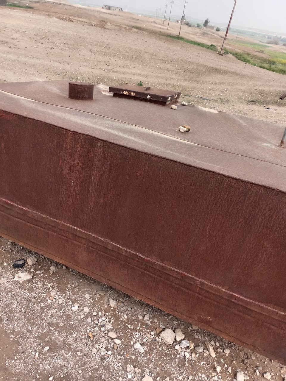 السلام عليكم ورحمة الله وبركاته تانكي للبيع ٢٠ برميل عنوان الأنبار قريه جباب استفسار اتصل ع الرقم غير متواجد ع الفيسبوك ***********
