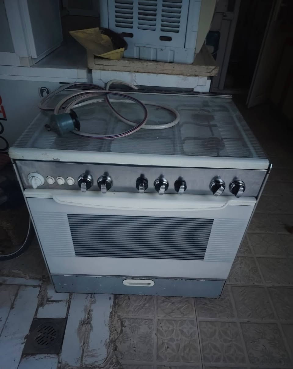 اغراض منزلية نظيفة جدا للبيع العنوان ديالى بعقوبة التواصل بالخاص 🫒🌙


**إذا كنت صاحب هذا الإعلان وتريد حذفه لأي سبب، رجاءا أرسل رسالة إلى الدعم الفني**