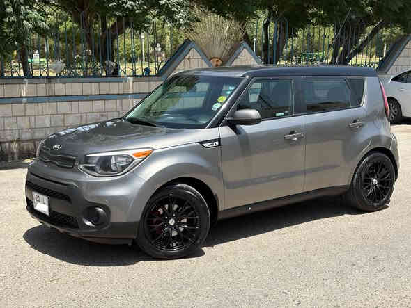 كيا صول ٢٠١٩ 
٤١ الف مايل ماشي 
مكينه مرغوب ١٦ 
سنويه كل شي جديد بسمي حتي ٢٠٢٩ 
صبغ فقط صندوق بدون دواخل ، بدون ايرباك 
واتساپ ***********
