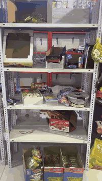 اسوق لبيع عنوان القرنه النهيرات الشمالية زرق بيه خير من الله سبب التعزيل عدم التوفر بسبب الدوام +غراض المحل تلاث عرضات عموديه +عرضه سطحيه +ميز فواكه جام+رفوفه 80كيلوو +مواد غذائية +سبالت تلاث طن +محل جاهز تسوك واكعد +لايجار 100الف رقم الهاتف ***********+‏‪0783 998 6244‬‏
