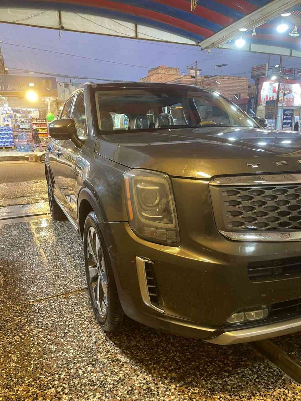 كيا تيلو رايد ٢٠٢٠ .. S V6 اللون بني 
الضرر جاملغ الأيمن مع تعديل بسيط وصبغ البنيد 
مواصفات 
فتحة سقف 
محرك 3.8L 6  سلندر
تحكم ستيشن
تحديد مسار 
ويل كب حجم ٢٠ 
رادار أمامي وخلفي وجانبي 
حساس ورادار اجتياز
كامرا خلفيه 
كشنات أماميه تحكم كهربائي  وتدفئ 
شاشه كبيره 
سستم صوت 
هند بريك بصمه 
مانع انزلاق 
وبعد بيها هواي مواصفات وسياره جديده رقم بغداد 
العنوان ميسان 
رقم الهاتف ***********
السعر ٢٤٠$
وبيها مجال بسيط
