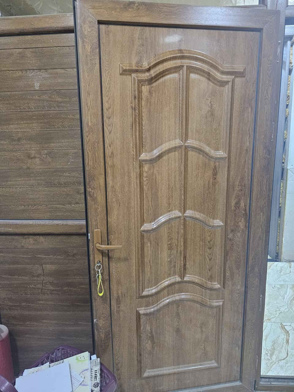 قاطع خشب صاج نظيف
مكان زيونة ويا جام و باب كامل 
سعرة ٢٥٠ وبي مجال 
*********** والرقم بي واتس ايضا

