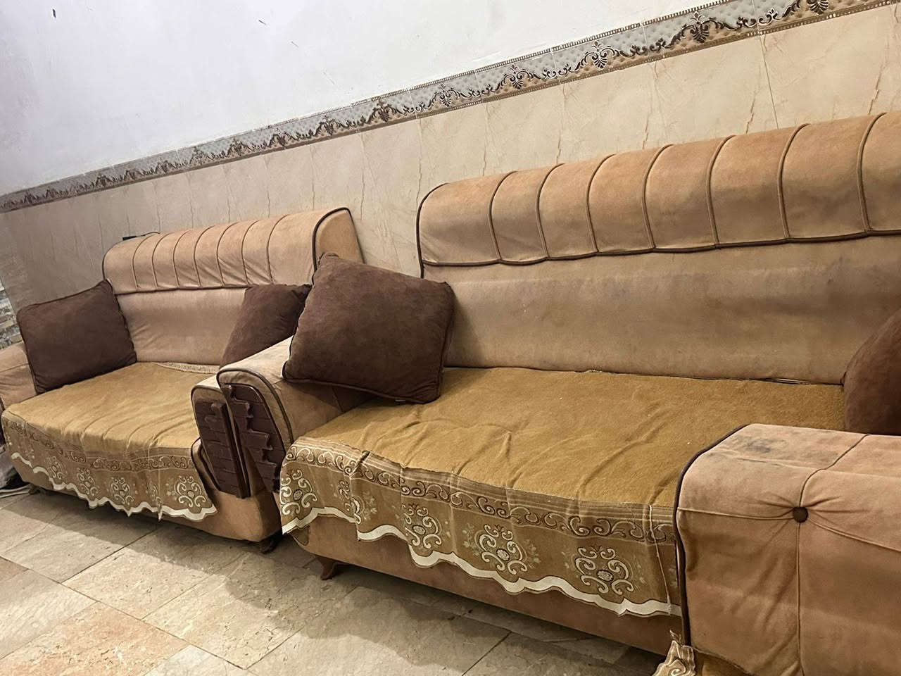 سلام عليكم تخم قنفات وكاونتر للبيع كاونتر بس وصله الي تحت بيه ضرر شويه للاستفسار الاتصال ع رقم *********** التالي
