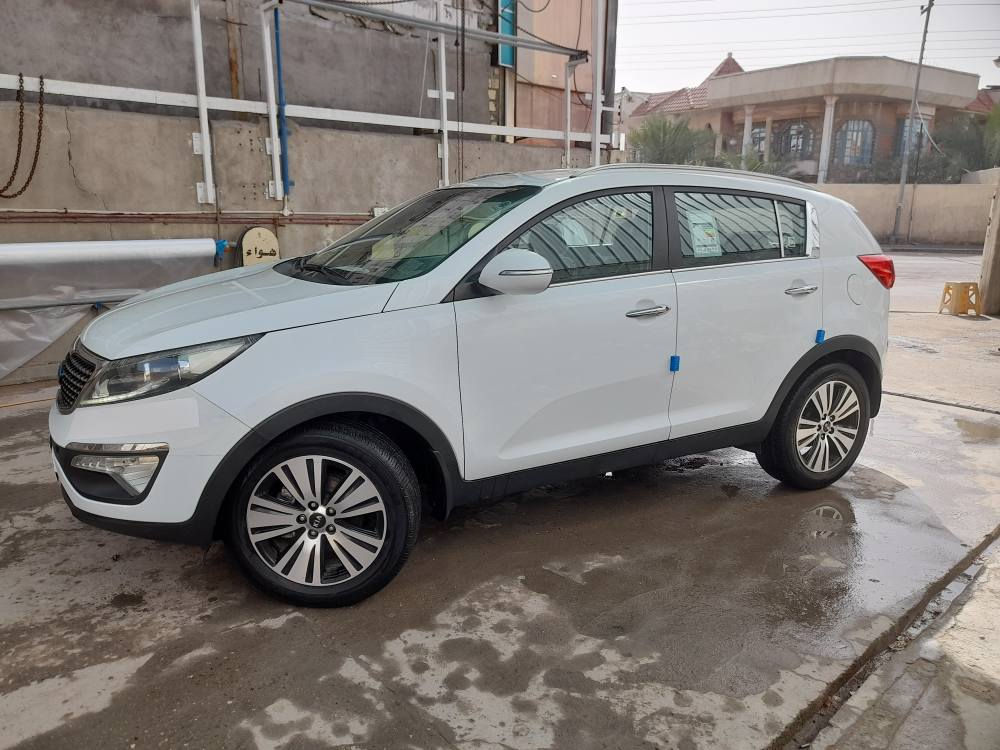 كيا سبورتج خليجي موديل ٢٠١٥ رقم بصره تحويل السياره كفاله عامه من الصبغ والبارد والشخط ماعدا باب السايق مبدل اصلي مال الوكاله زيرو بدون صبغ اثر طخه صغيره محرك 2000 دوش السياره جاهزه كلش ربع ماتصرف عليهه ماشيه ١٣٧ مكان السياره بصره ابو الخصيب للإستفسار *********** السعر ١٤٨ مجالهه كلش قليل البصرة, العراق
