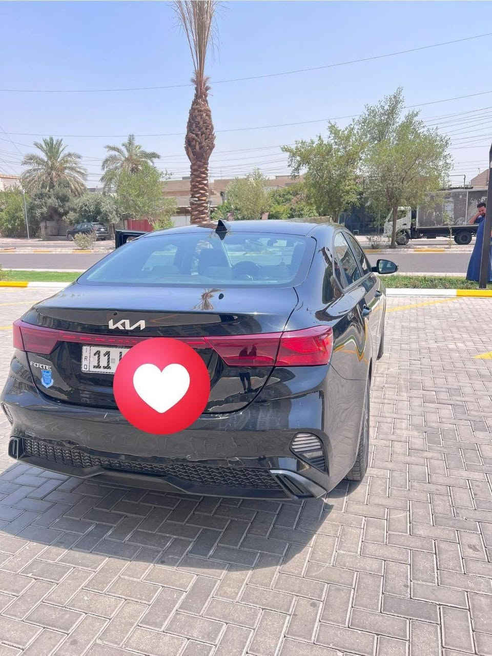 السلام عليكم ورحمة الله وبركاته
🔹 للبيع: كيا فورتي LX موديل 2023

سيارة نظيفة جدًا وبحالة ممتازة، .

المواصفات:

- محرك 2000 سي سي. دوش

- استيراد شخصي.

- على يد مالك واحد.

- مكفولة، والمكينة مكفولة.

- بدون فتح إيرباكات.

- رادار أمامي ورادار جانبي.

- نظام توقف ذاتي.

- قيادة ذاتية.

- 3 أنظمة قيادة.

- تبريد ثلج.

- أرضية مدوشمة.

- داخلية جلد، والصندوق مكسو جلد.

- رقم بغداد.

- شرط التحويل.

الحالة:

السيارة لا تحتوي على أي صبغ أو تبديل، فقط  باردة في الصندوق، وصور الحادث مع تقرير السونار مرفقة .

السعر: 165 ورقة،    بيها مجال قليل.

📍 العنوان: بغداد – المنصور.

📞 للاستفسار: اتصال أو واتساب

***********
