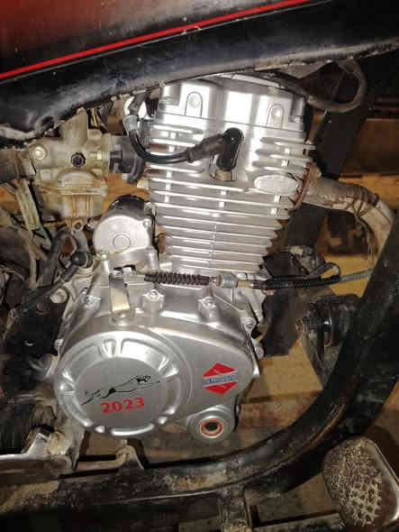 السلام عليكم شباب ستوته للبيع جمره مكينه 23 قبل شهر شديته بس عوزه كهربائيات وصالنصه للتواصل 
***********
