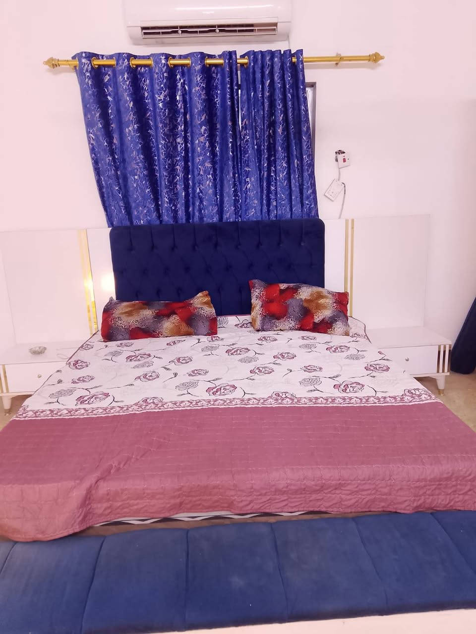 السلام عليكم غرفه كامله تتكون من كنتور ٦ خانات وجربايه وجرارات للبيع بسعر مناسب 1 رقمي  *********** السيديه يم مجمع السفير
