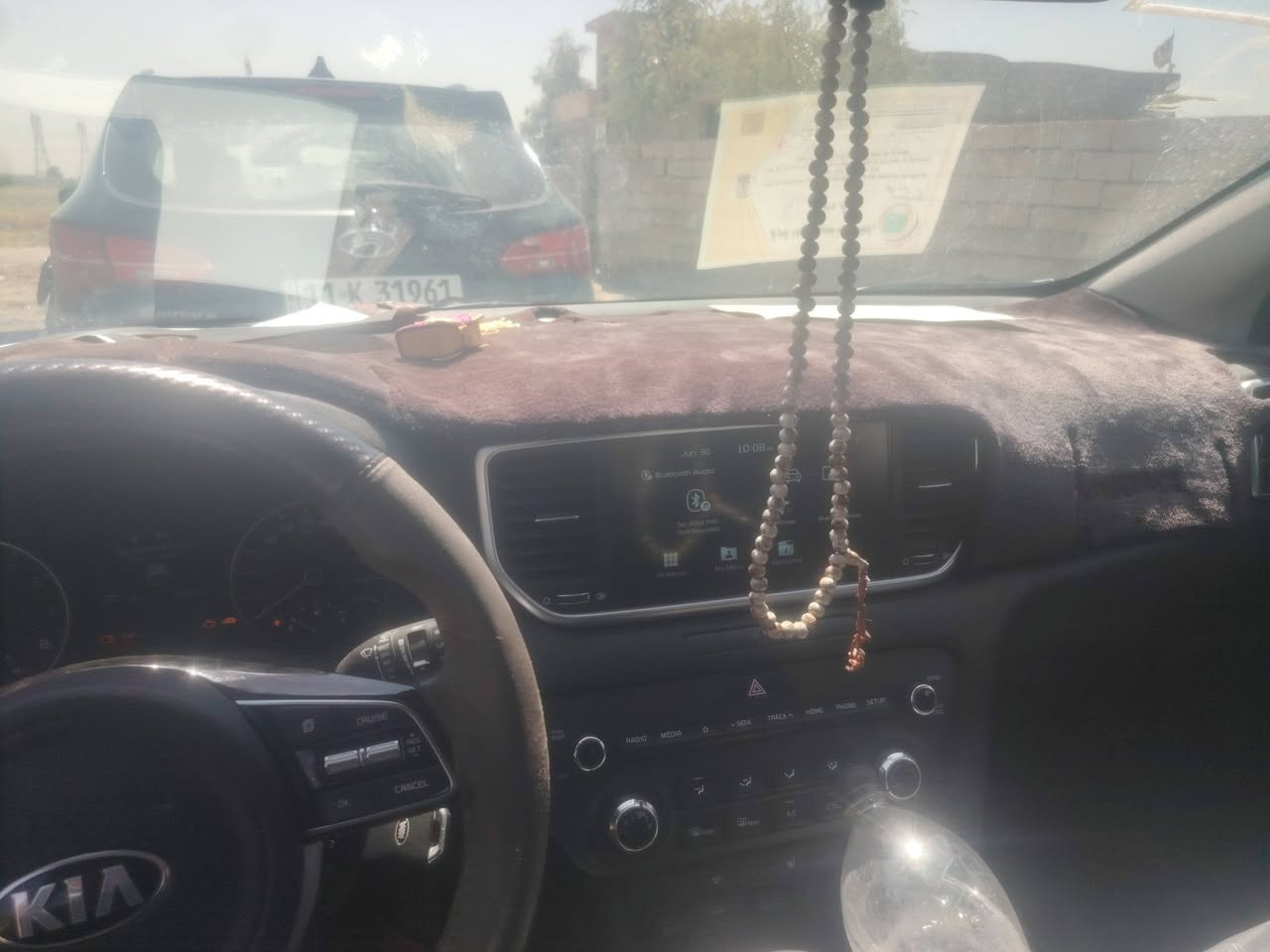 السلام عليكم كيا سبورتج موديل 22 السياره جديده جانت مضمومه جديده  بمعنه الكلمه ماشيه74 فقط  رقم اربيل  السياره وارد امريكي  السياره الف ماتصرف عليه للبيع او مراوس  مكينه 2400 لونه ابيض صدفي تحكمات استيرن  تبريد قطعتين  مكانه بغداد
***********
