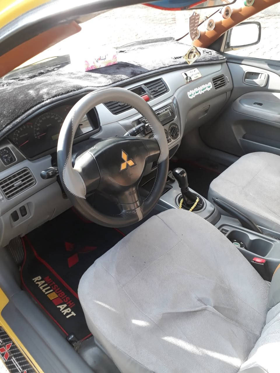 لانسر للبيع موديل 2010
رقم بغداد انكليزي جديد
سياره بيها صبغ جاملغ وباب بدون حادث تصليح هلالات الخلفيه 
سياره على وضع الشركه تخم تايرات جديد ابو الخط الابيض
السعر 71ورقه وبيهه مجال 
سياره مكفولة كير ومحرك
مكاني الشعب
الاتصال على الرقم ***********
وسياره بااسمي
