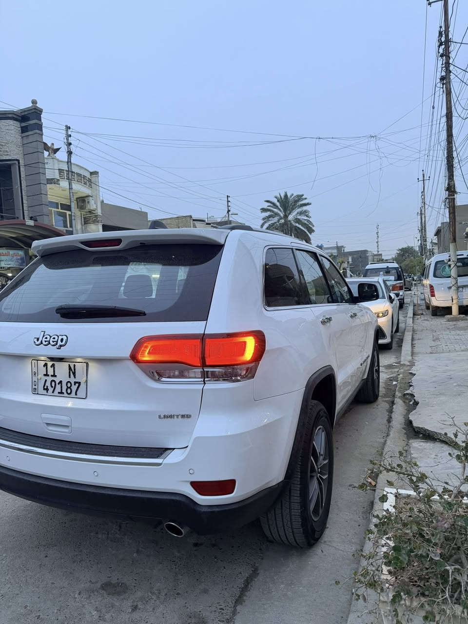 جيب شيروكي ( لمتد ) فول الفول
موديل / ٢٠٢٢  وارد / امريكي 

حادث / فقط بارد بدون قطرة صبغ مثل ما موضح بلصور 
فول فول مواصفات شاشة كبيرة لمس كاميرا 
حاسة رادارات كشن جلد كشن كاراباي بصمة 
 تشغيل عن بعد تحكمات ستيرن بلتوس اوكس
 كار بلي أوتو ستوب للتحذيرات تبيرد مركزي
 تحديد سرعة محرك 6 سلندر فورويل بارنوما 
محرك كير واير بشرط مامفتوح 
سيارة حيل نظيفة كلشي عل بلاد جديد 
سنوية هزة كلشي جديد مدفوع لـ
باسمي السنوية بشرط تحويل وغرامـة
سيارة مابيـها دينار مصرف كامل من كل نواحي

السعر / 29,500$ يعني 29 الف و 500 وبيها مجال 

مكان السيارة المنصور . الداوودي 
رقم / ***********
