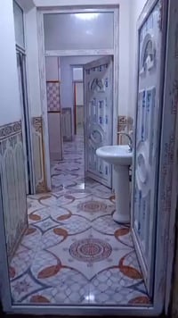 طابق أرضي • شارع عشرين • مول الزيتون