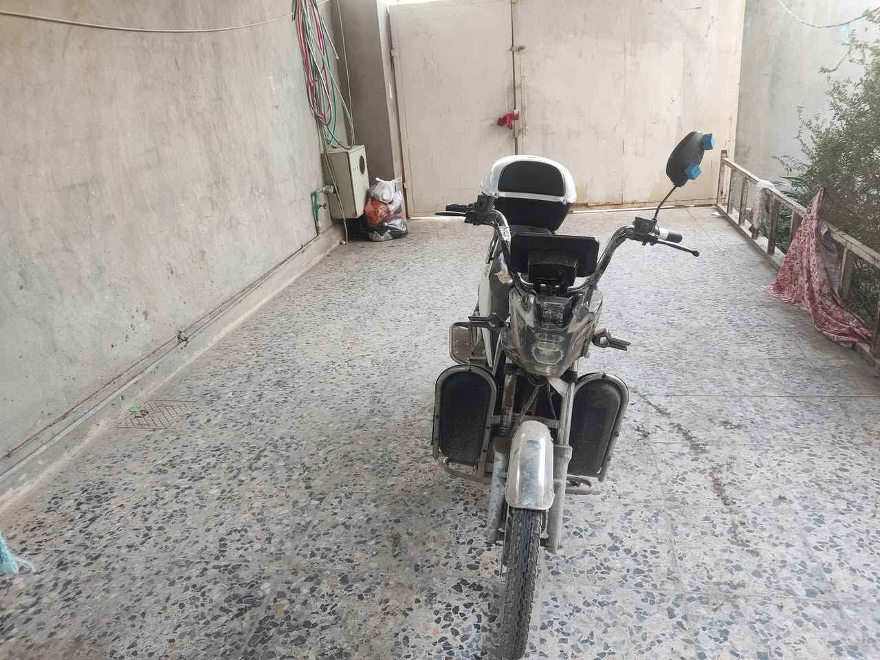 دراجه مستعمله للبيع ، بطاريات يقرن
تسعة ونص 
، السعر ٢٢٥ 
رقم صاحب الدراجه : ***********
***********
