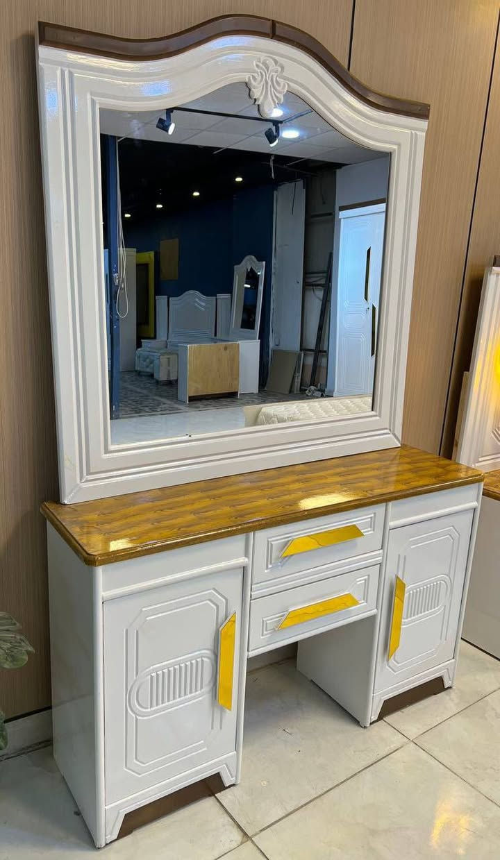 السعر ( مليون و100 ) فقط😍
غرف نجاره عراقيه 💯💯

تتكون من ١٠ قطع 

عرض الكنتور٣مترات و٢٠سم

ارتفاع الكنتور مترين و٤٥سم

السرير بلوك ٦ ارجل

طول السرير 200 سم 

عرض السرير 160 سم 

الضهر جرجوبه فريم داخلي

الزاويه بارتفاع الكنتور 

الشازلون والطابوريه 75 الف 

الدوشك 150 الف  ضمان ٥ سنوات


**إذا كنت صاحب هذا الإعلان وتريد حذفه لأي سبب، رجاءا أرسل رسالة إلى الدعم الفني**