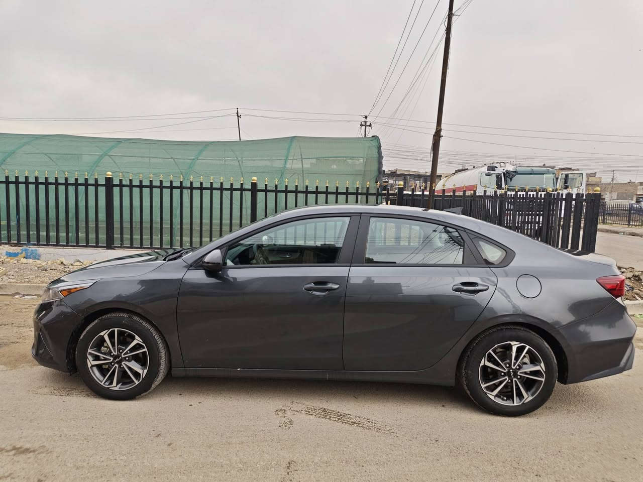 اسلام عليكم ‏
كيا فورتي 2024 وارد امريكي
ضرر واضح بالصور موجوده 
محرك كير كلشي كفاله 
 رقم (بغداد) جديد باسمي 
محرك 2000 Doch دوش
رادارات جانبيه تحديد النقطه العمياء 
رادار خلفي تنبيه عند الرجوع
رادار امامي
تحديد مسار/ سياقه ذاتيه 
اوتو بريك /توقف ذاتي عند الاقتراب 
اشاره بل مرايه 
شاشه كبيره 
فول تحكمات ستيرن 
3 انظمة قياده Sport/Normal/Smart
كروز مثبت سرعه 
ويل كب كروم 
حساس اطارات 
شاشة ضبط واعطال بل دشبول 
ماشية 14 الف
السعر (165) بيه مجال ان شاء الله 
 العنوان بغداد/حي  النصر
الرقم ***********
