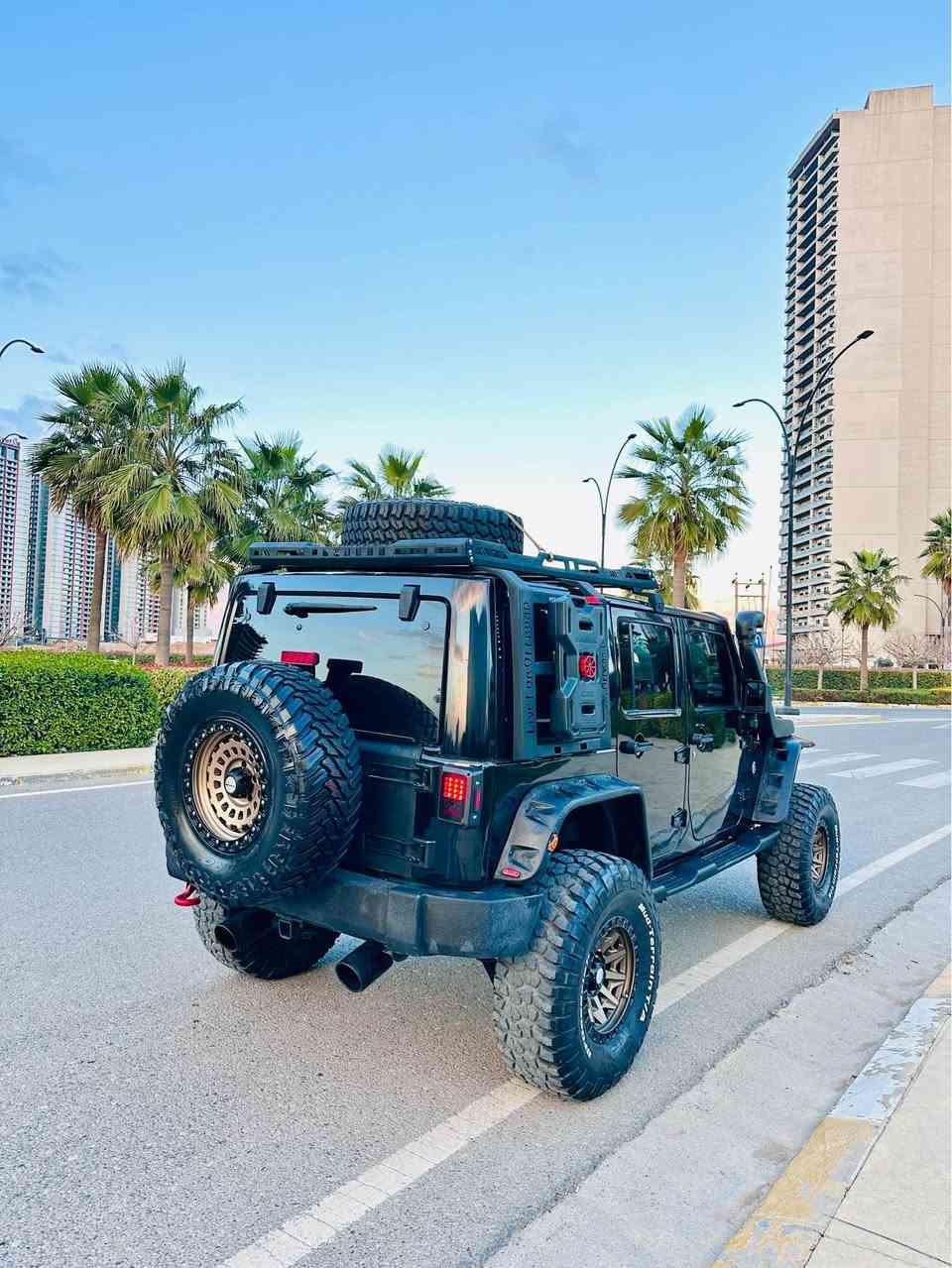 الوضع ينرادله هيجي دبابة 🛸

للبيع دبابة الامريكية 🚇

Jeep Wrangler 2017 Sport 💯

جيب رانكلار سبورت 2017 مزدودة بلكامل ‼️ شنو ببالك شكو براسك مزدود بيها حتى برمجة مالت محرك و كير يعني السيارة مزدود للأخير و جاهزة بدون النقص 💯

اخوان السيارة بيها فقط شبر جملغ خلفية صبغ و بونيد و قبغ صندوق مبدل علمود تحديث لا غير ❌

موديل : 2017 
ماشية : 67 الف ميل
لون : اسود لماع
محرك : 6 سلندر 3600 بانزين نفسه مالت جارجر  و مزدودة بل برمجة بي قوة مخيف 🚀
نسبة النضافة : %98 جديدة ماشاء الله
رقم السيارة : اربيل الدولي الجديدة
مكان السيارة : اربيل 
رقم تليفون و واتساب : 

***********
***********

اخوان گير و محرك و كهربائيات و تبريد كله كفالة و شرط و مفحوصة سونار و عندك حق وين ما يعجبك تفحصه للسيارة 

فحص و هزة جديدة لحد سنة الجاية و السنوية جديدة و بأسمي و بيها كتاب جام تضليل %80 يمشي بكل محافضات و بيها باج هم انطيها ويا السيارة و السيارة تحويله نفس اليوم 

 اخوان السيارة صارف عليها غير طبيعي اللي يعرف بلتزويد يدري اشكد تعبان بيها و اشكد مصروفين  عليها  

سعر المحروسة : 225$ ورقه و جداً مناسبة بلنسبة لهال تعديل و التزويد و بل عافية عل اليأخذه 🙏🏻 أربيل, العراق
