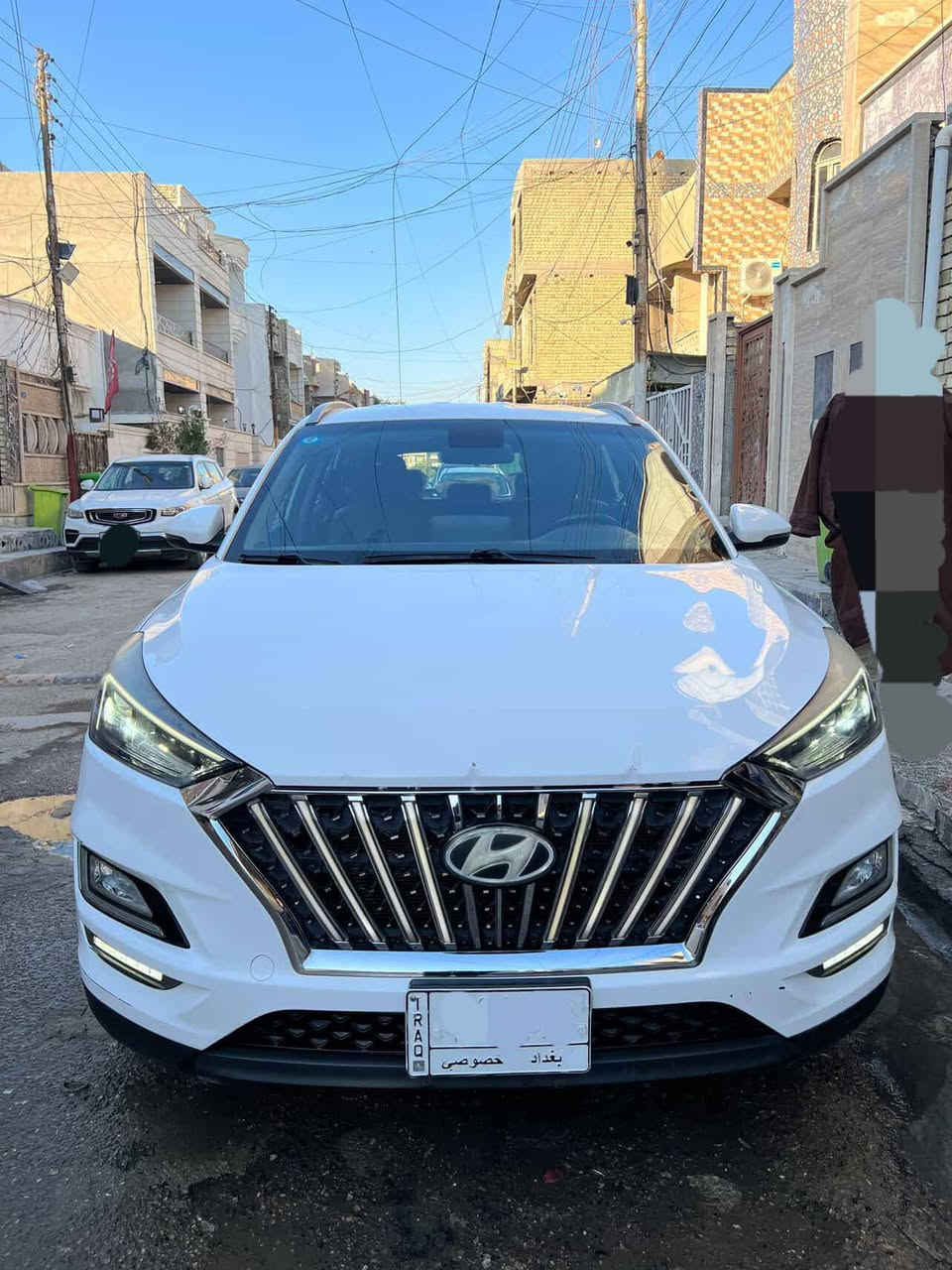 السلام عليكم
توسان ٢٠٢٠ وارد كوري 

السيارة بحالة الشركة 

بيهة ٣ رصعات بمقدمة البنيد وطخة بسيطة بل صندوق مثل ما موضحات بل صور 

السيارة ماشية ٥٤ حقيقي 

السيارة فول عدة البانوراما 

تخم تايرات جدد

كير ومكينة بحالة الشركة ما مفتوحات 

داخل السيارة صاج  شاشة كبيرة وكشنات بقلاوة +كهرباء 

تشغيل عن بعد 

ثلاث انضمة 

بصمة 

اشاير بل مري+ مري شفط +مري ترحيب 

حساس خلفي 

بعد انتم تعرفون مواصفاتها مثل ما ذكرت أعلى فول عدة البانوراما 

والسيارة بل حقيقة احلة من الصور 

المكان بغداد البلديات 

السعر ٢١٥وبيهة مجال 

للإستفسار الاتصال على  ***********
