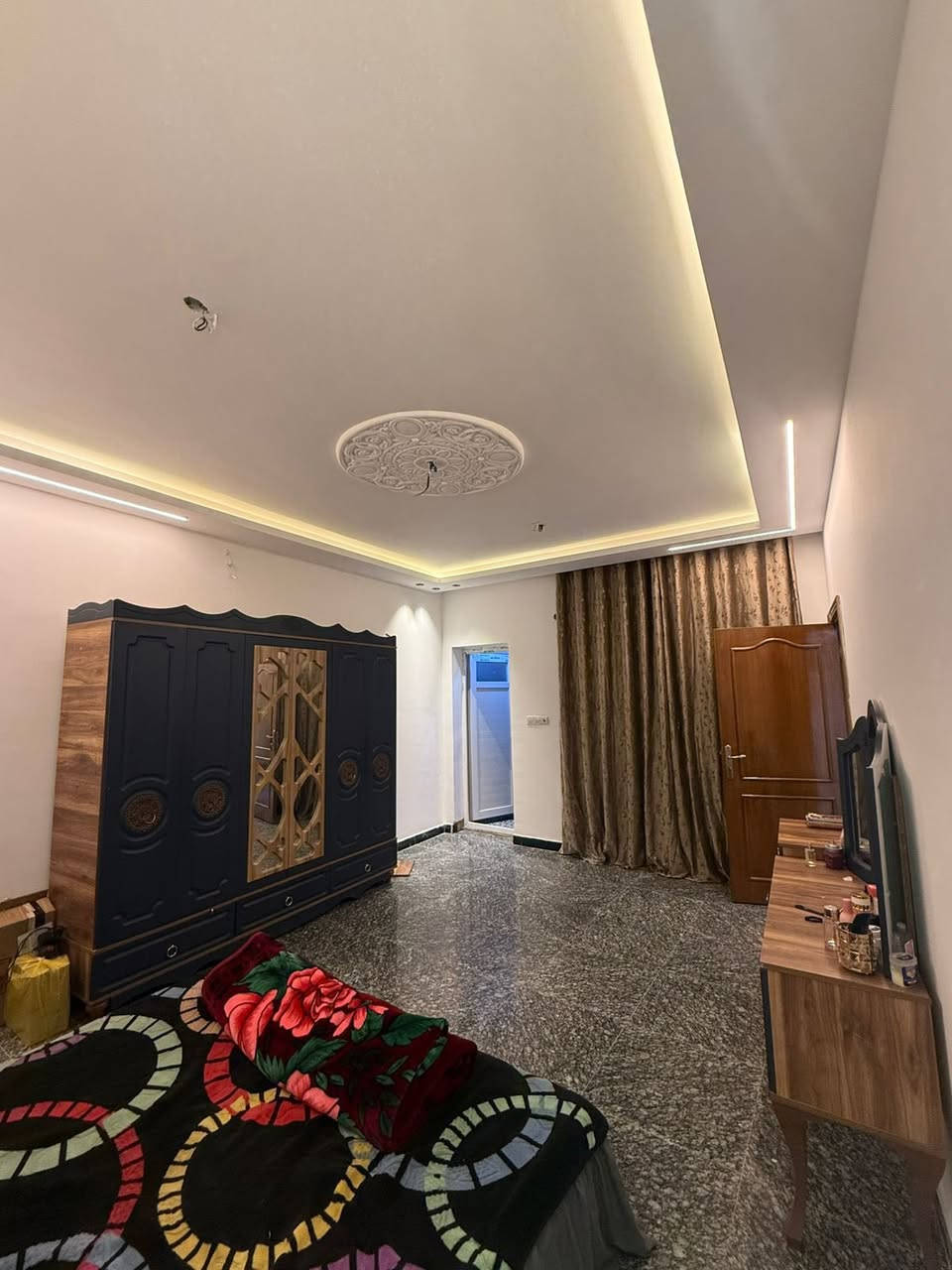 سلام عليكم بيت للبيع
في منطقه الكريعات القصور
قريب عل شارع العام بناء حديث
مساحته175متر طابقين ونص 
حديقه وكراج50 متر وباقي بناء يحتوي عله 5 غرف نوم كل غرفه سويت وهول2 سعر متر مليونين
الاستفسار ***********@إشارة
***********
