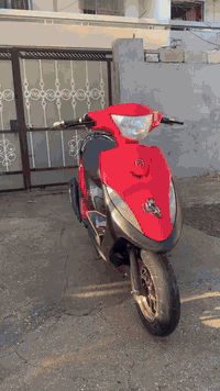 السلام عليكم شباب دراجة ماكس عدلة للبيع لدراجة كدام عينكم النظافة 99% دراجة تخبل نكرة سلف بكل وقت دراجة جديدة كلشي بيها جديد جيب فيتر وتعال افحص دراجة حلوه ونظيفه شرط شلعه ومعدل وبيها تزويد خارجي صالنصه FM رياضي بيها يدات سكليتر  رياضي بيها وياله رياضي كلجات رياضي ولمكينة شوف عينكم نضيفة وحلوه وناعمة للاستفسار خاص او هذه رقمي الي يحب يتصل *********** مكاني بغداد الدورة
