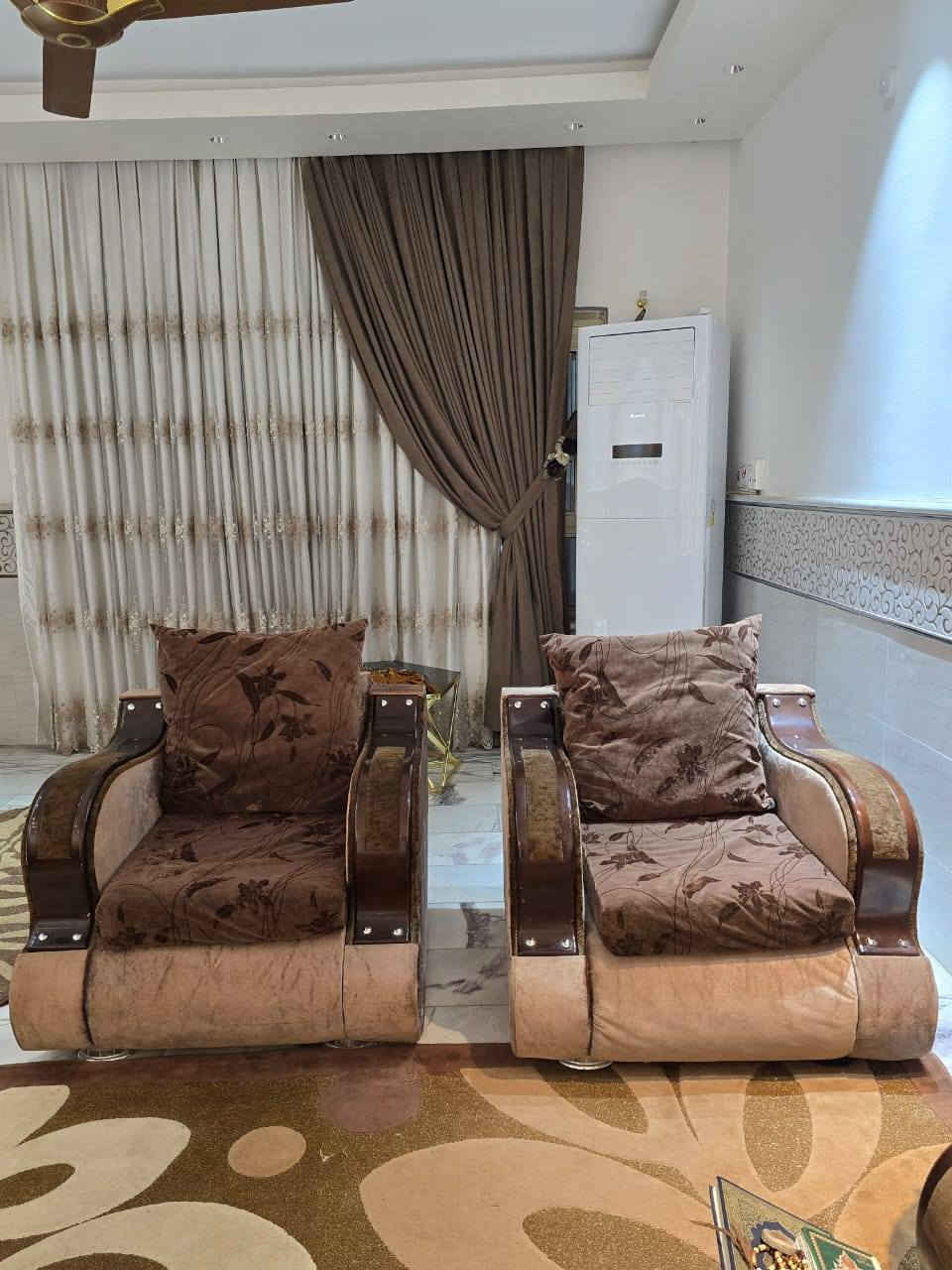 تخم نظيف للبيع السعر ٢٥٠للاستفسار الاتصال 
 ***********
