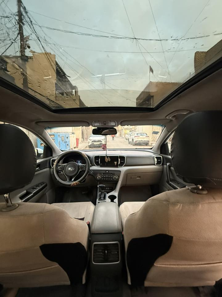 السلام عليكم
سبورتج 17 خليجي 
فول مواصفات 
بصمه تشغيل وبصمه ابواب 
بانوراما 
مري شفط 
كشنات كهرباء
اشاير ترحيب مري وابواب
تبريد قطعتين 
تحكمات ستيرن
نظام قياده نورمال وايكو وسبورت
رقم بغداد 
عداد المسافه 128km
سعر 187$وبيها مجال

***********
