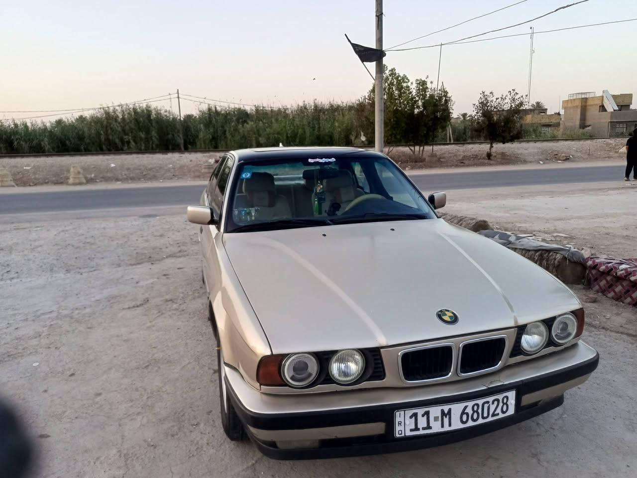 سلام عليكم بي ام  مكفوله حجم 525 فتحه مكفوله محرك وكير مكفولات حدداديه جديده تخم تاير ماعايزه برغي بسمي  سعرها 70 وبيها مجال (***********)
