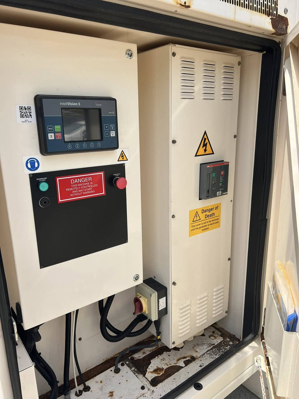 بيركنز حجم 2500 FG
500kv
ساعات العمل 180 ساعة 
المولد شرط الفحص والحمل 
العنوان بغداد 52 
***********
***********
