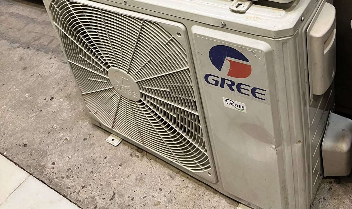 يا الله
سبلت انفيرتر حجم طن ونص نوع كري

كامل ملحقاته غازه مقفول 

وبوري جديد غير مستعمل 5 متر

بغداد حي الجهاد 

السعر 450 

***********
