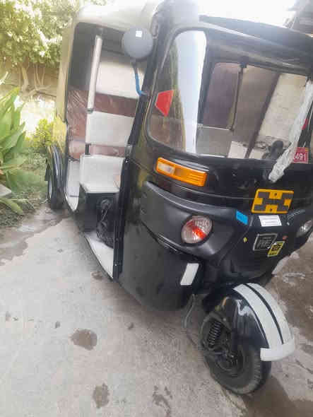 تكتك باجاج موديل 19تاريخ 12\15
دخوليه بل 20جسم مضلع مال 20
رقم وسنويه نكليزي بسمي 
تحويل ثاني يوم كفاله بس لغد ايمن معمر على لبارد 

العنوان بغداد الدوره 
اتصال على هذا رقم
***********
