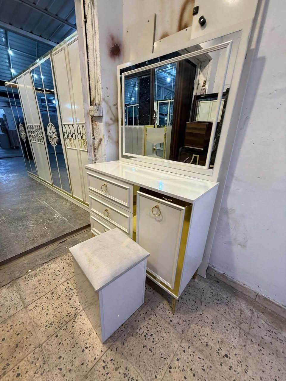 🔥 معرض مارك العربي 
9قطع 
 سرير جك 
نظام أبواب 
🔩 *برغي وجوي حديد* قوي
💯 *النظافة:* 95/💯
💰
🚚 *توصيل مجاني داخل بغداد*
🚚 *المحافظات:* بسعر مناسب


**إذا كنت صاحب هذا الإعلان وتريد حذفه لأي سبب، رجاءا أرسل رسالة إلى الدعم الفني**