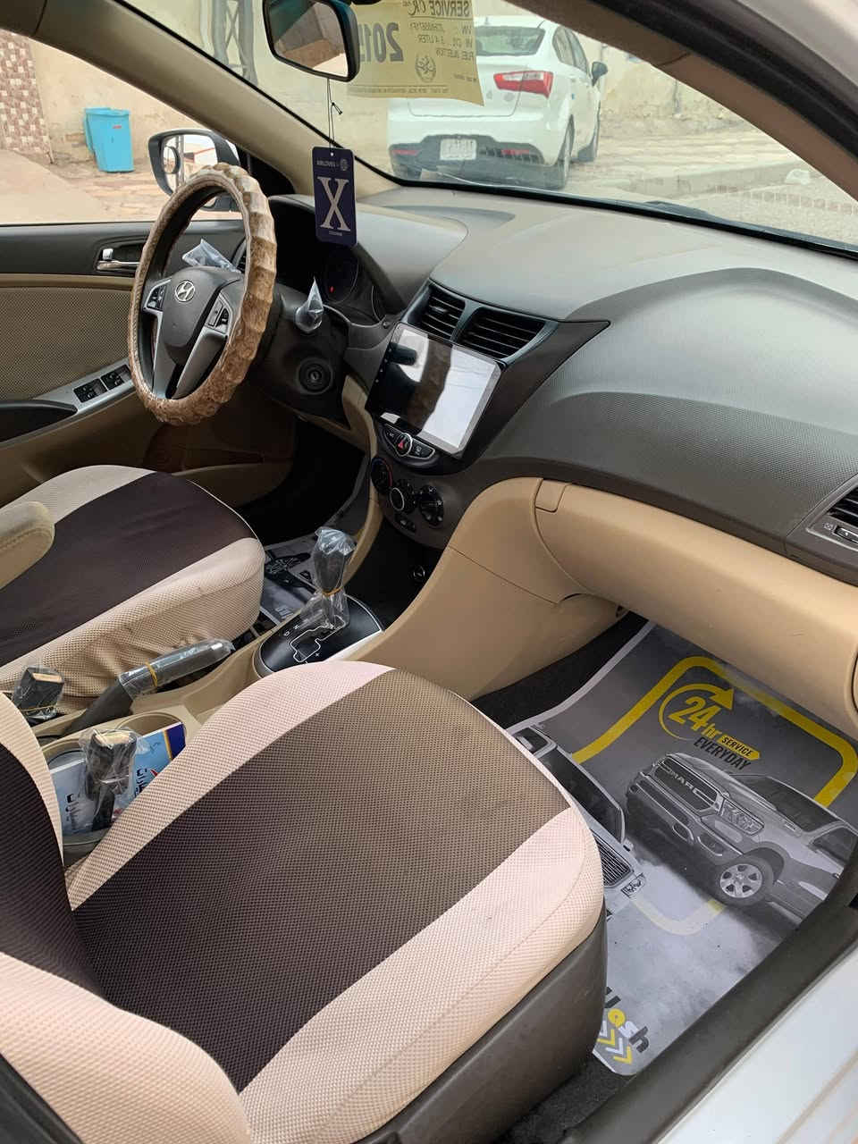 السلام عليكم
اكسنت ٢٠١٥ كفاله من الفتح والتبديل حتى الدعميات مكفوله بدون صبغ وبدون شخوط اخوان السياره جديده  من كير محرك حداديه شرط برغي مامفتوح بيها والسياره فول مواصفات والسونار مرفق وي الصور الشراي يتصل ويشلع عيوني مكاني بالعماره ***********
