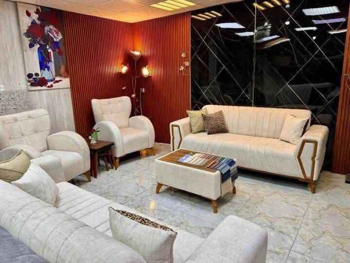 تخم كامل 10 مقعد 5 قطع
الدزاينات والتركية بس يمنه 

🇮🇶شغلنه يختلف عن غيرنة 🇮🇶 
     🎁مع هدية 8 كوشات مع سيت طبلات ثلاثية 🎁

 10 مقاعـــــــد 
 قنفه ثلاثيه عدد 2
قنفه ثنائيه عدد 1
كرسي عدد 2
💗💗💗💗💗
🛋مواصفات التخم🛋
مقعد بلوك اسود  16 ملم
خشب جام روسي
اسفنج مميز ضغط عالي 7 سم
قماش قديفة او وتر بروف او كتان 
حسب طلب الزبون 
ارجل التخم عظم عاج ضد الكسر او ارجل حديد او ارجل خشب حسب طلب الزبون 
السعر 500الف 

ضمان لمدة سنتين كامله صيانة داخل المعمل

 
التوصيل متوفر بغداد وكل المحافظات العراق  

متوفر توصيل داخل بغداد والى جميع المحافظات بأسعار مناسبة 
للاستفسار الاتصال على الرقم
للحجز واتساب ***********
والعرض لفترة محدودة ..
ملاحظة / لا يحق للزبون رفض الطلب بعد التثبيت .. بغداد, العراق
