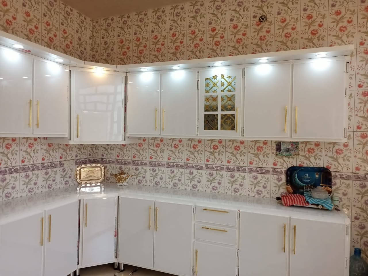 كاونتر المنيوم داخل وخارج سطح مرمر حسب الطلب 
المكان واسط العزيزية منطقة برينج قرب مدرسة العصمه 
***********
