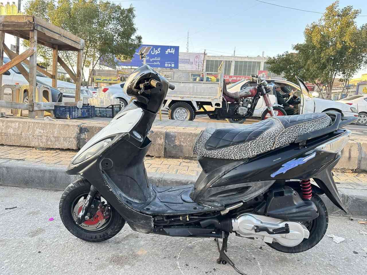 دراجه كامكو البيع جديد كلش كل نقص مابيه مكفوله من كلشي مكينه جديده شلعه معدال وفول السعر 350بي مجال ***********
