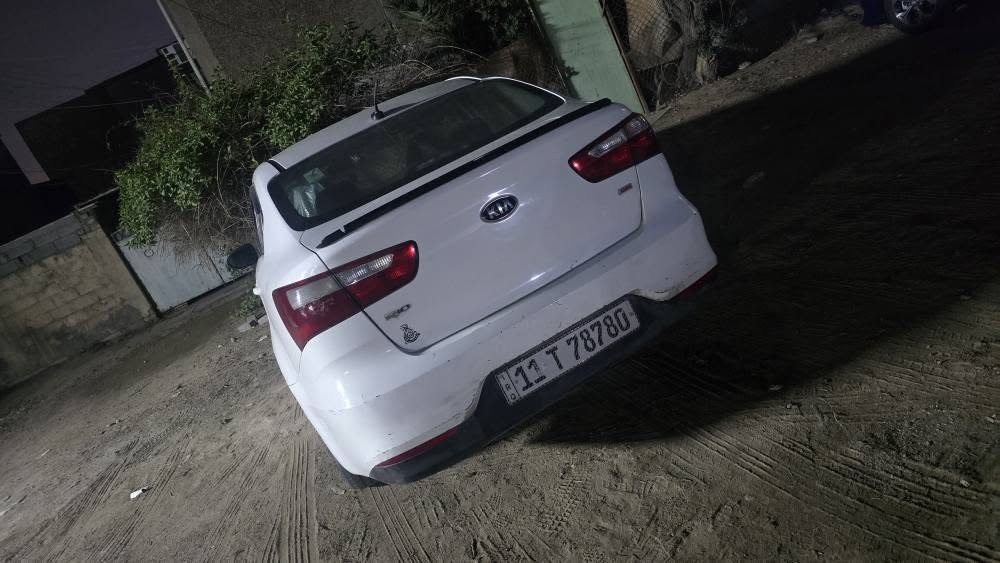 كيا ريو 2016 
محرك 1600GDI وكشرها حلو ورقمها حلو
حادثها بسيط ومتواجد بالنهار فقط مكاني البياع
*********** بغداد, العراق
