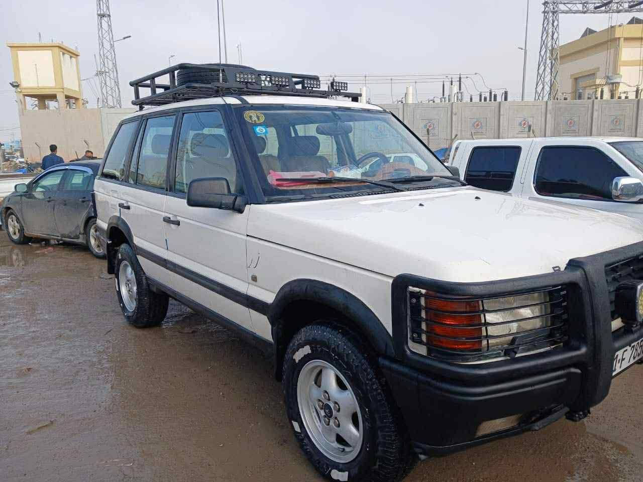 السلام عليكم للبيع فقط
مكانها صلاح الدين العلم 
رانج 
موديل ٩٧
كلها على البلاد بدون صبغ
كير محرك تبريد صدر رقم جديد.
 السعر ٥٥ وبيها مجال قليل وماكو هيج سعر
بدون خاص او مراوس اتصل فقط ارد عليك
***********
***********
