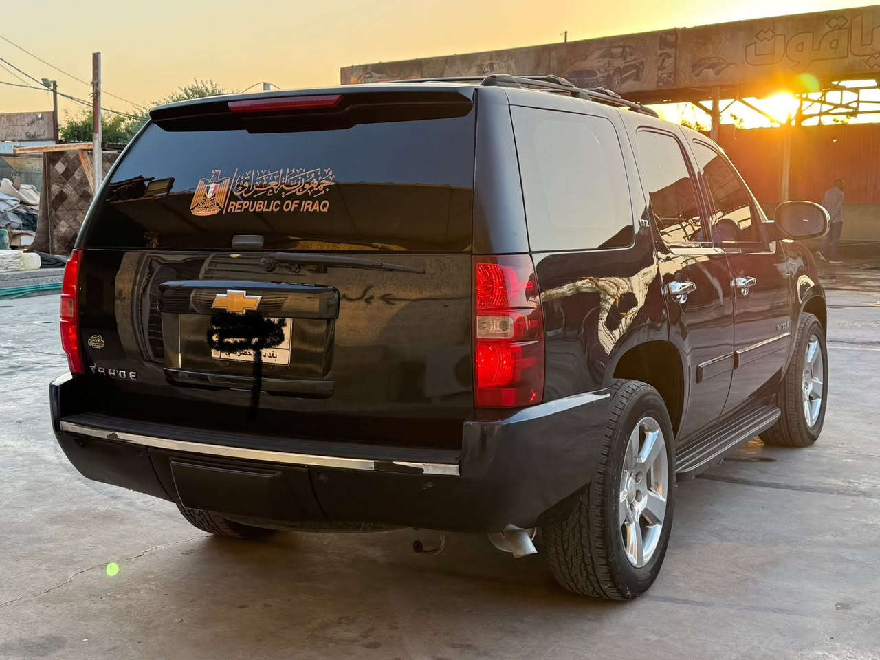 تاهو فول ltz سياحي yab وارد امريكي
السيارة حادثة خفيف كلش من امريكا باب خلفي فقط بدون ايرباكات فقط ايرباك بردة طاك وبيها ربع جاملغ امامي بالعراق وبيها صبغات قليلات اثر الحادث ملاون 

موديل ٢٠٠٧ اصل 

مكينه ٥٣٠٠

كير واحد 

تبريد منفصل 

شاشة سقف

فتحة سقف كهربائية شغاله 

مري شفط 

جنطة كهربائي شفط 

كشنات كهربائي جلد رصاصي جديدة 

حساسات خلفية +كامرة خلفية شاشة تاب بلوتوث

تخم تاير جديد +ويل كب اصلي حاوية 

ملاحظة //السيارة ماشية ١٦٠ جديدة كلش كتلوكات وسبير شركة 
 رقم بغداد الماني هزه جديدة سنوية جديدة تسقط ب٢٠٢٨ السيارة فقط وكالة تصير بيها لان عليها فرق كمرك فرق فقط مو كمرك كامل 

السعر  150 وبيها مجال  

للمراوس حسب القناعة 
مكان السيارة الديوانية 
***********

السيارة جديدة وبرغي ماناقصها وين ماتريد اطلع بيها من البصرة للشمال
