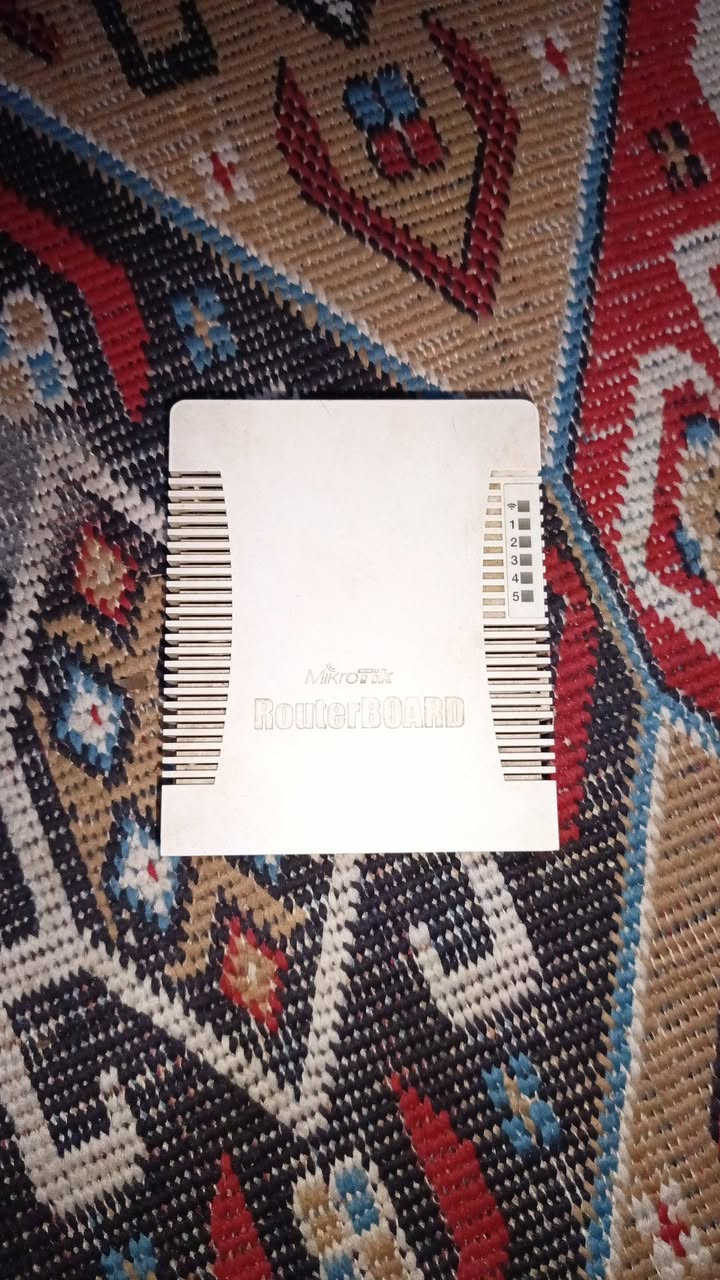 سلام عليكم خواني نانو اصلي نضيف كلش شرط الشغل سعره65.                 روتر  ميكروتك اصلي  شرط الشغل سعره 40 الف ناصريه 
***********
