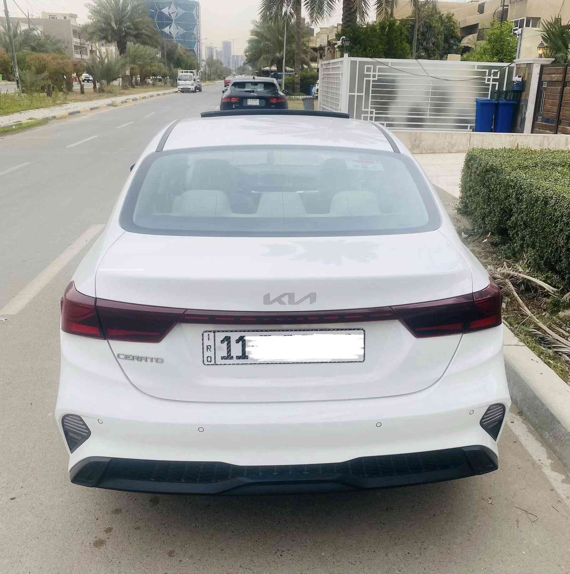 كيا سيراتو خليجيه موديل 2022 فول مواصفات  محرك ١٦٠٠ دوش   مكفوله كفاله عامه لاصبغ ولابارد فقط مقدار اصبع pdr  رقم بغداد الانكليزي وباسمي
ماشيه ٣٢ 
السعر ١٦٥ ورقه
***********
مكان السياره بغداد حي الجامعه
