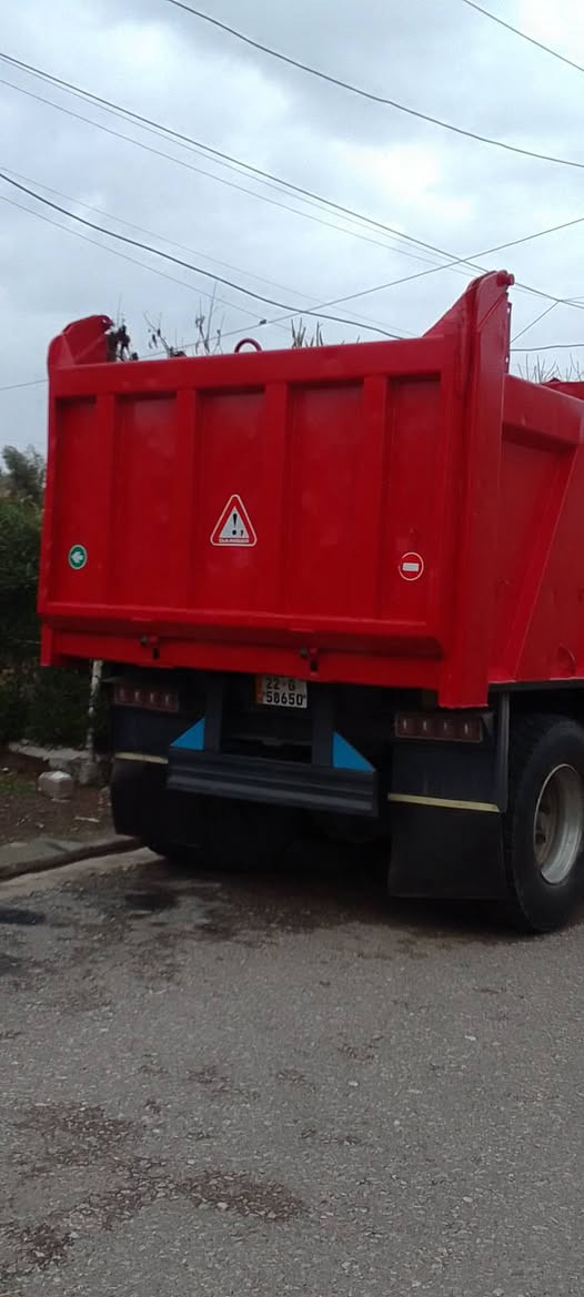 اسكانيا للبيع/***********كورك
***********

 موديل 2000 فول 

تبريد ريتايدر شاسي بلاد طويل تخم تايرجديد/مجموعه هوائي
