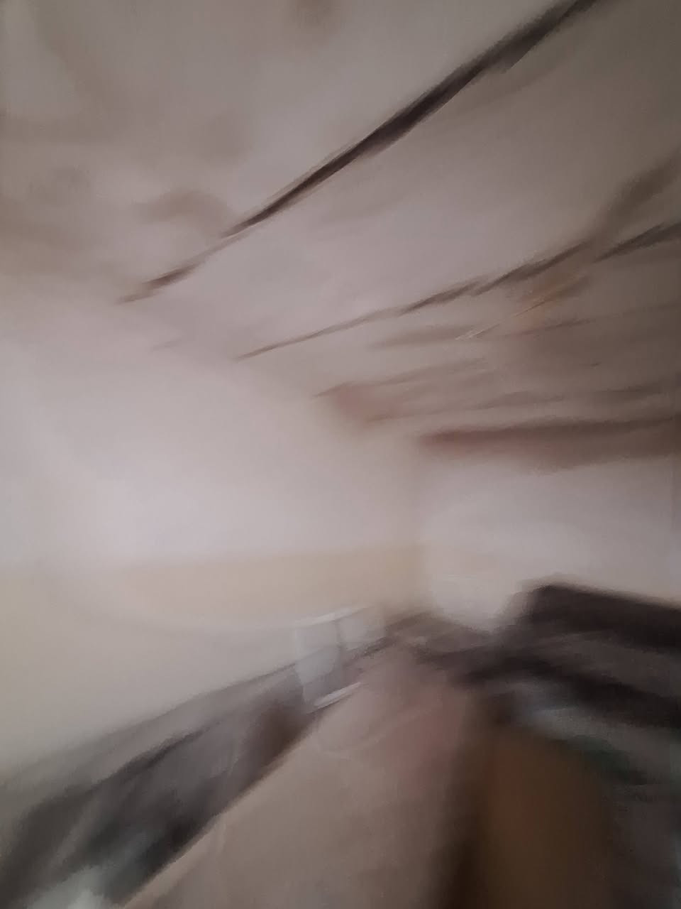 للبيع دار طابو صرف مساحة ٣٧٥ م٢ خلف دائرة الزراعة في طوز خرماتوا بيت قديم متهرء مراجعة مكتب السرور للعقار ***********
