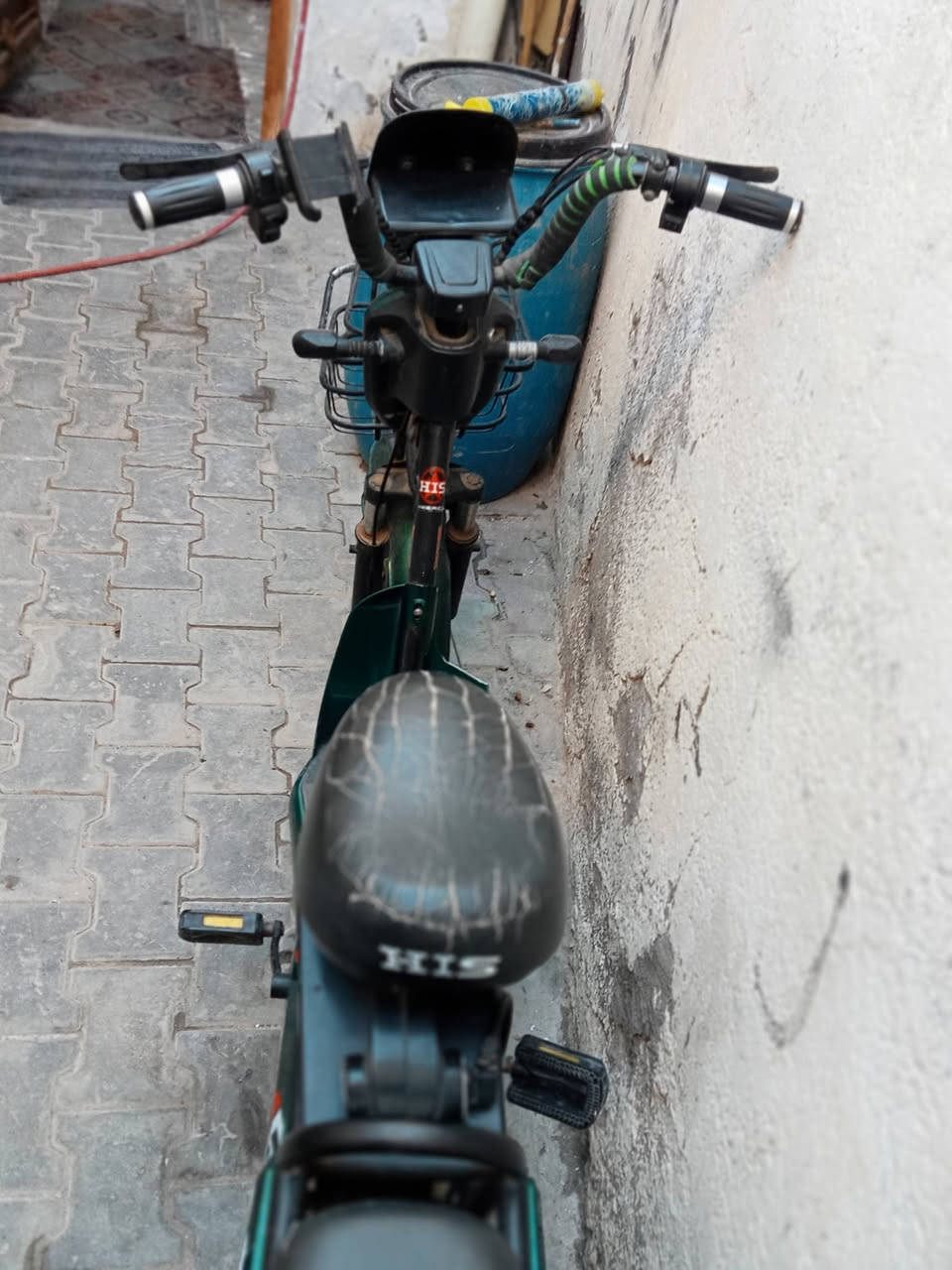 دراجه حلوه كلشي شغال بيه شاير صطاب وره والكهرباء يات كله شغاله مانقصه شي شوي ترتيب يراله انه روح بيه واجي وبل شحن تخبل حلوه ومشيه حلووو عنواني بصره سعر 200وبيه مجال ***********بس وتساب بي
