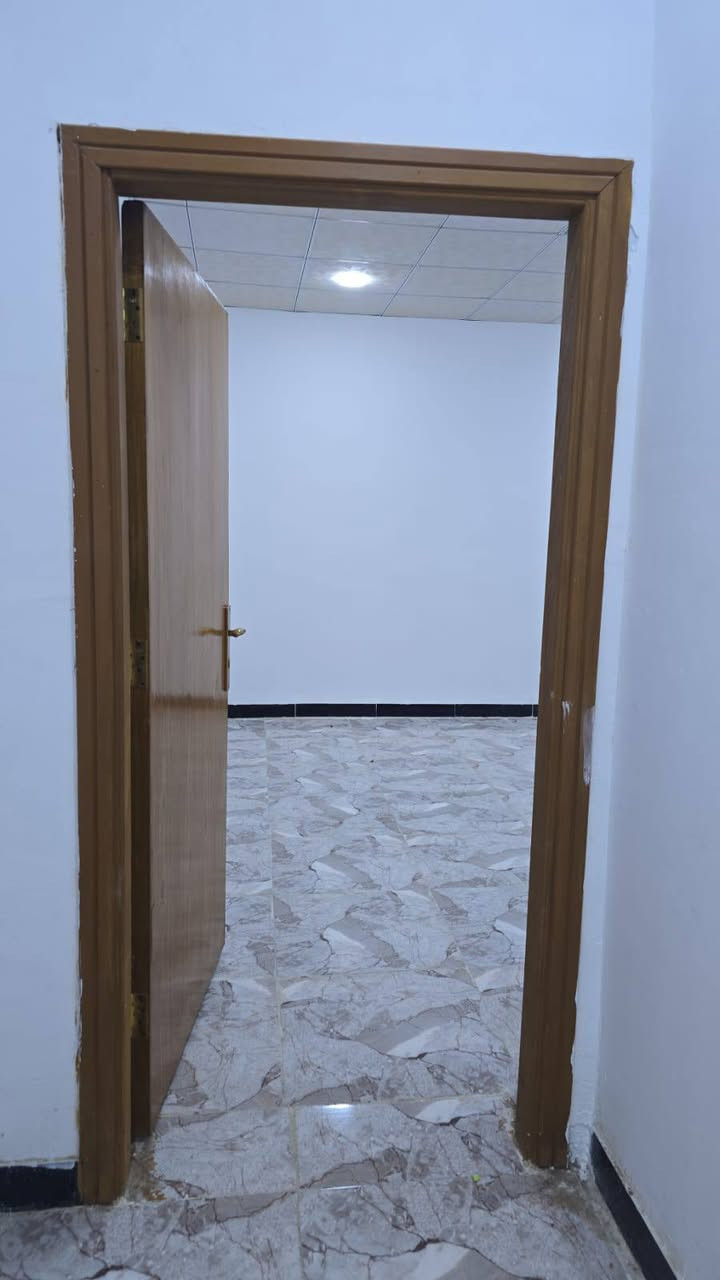شقه لليجار بلجزيره الفيروزيه شارع 4ايجارها 250درج خارجي معزول غرفه كبيره هول مطبخ صحيات شقه نضيفه ***********
