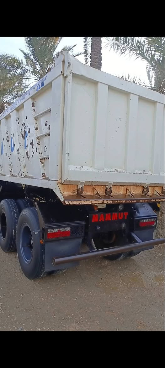 السلام عليكم عريانة للبيع الفين 16وتخم تاير اشي نقص مابيهة وأجاهزة لعمل وهذا لرقم ***********
